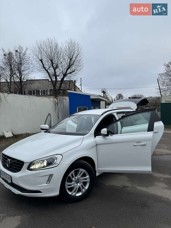 Внедорожник / Кроссовер Volvo XC60 2015 в Киеве
