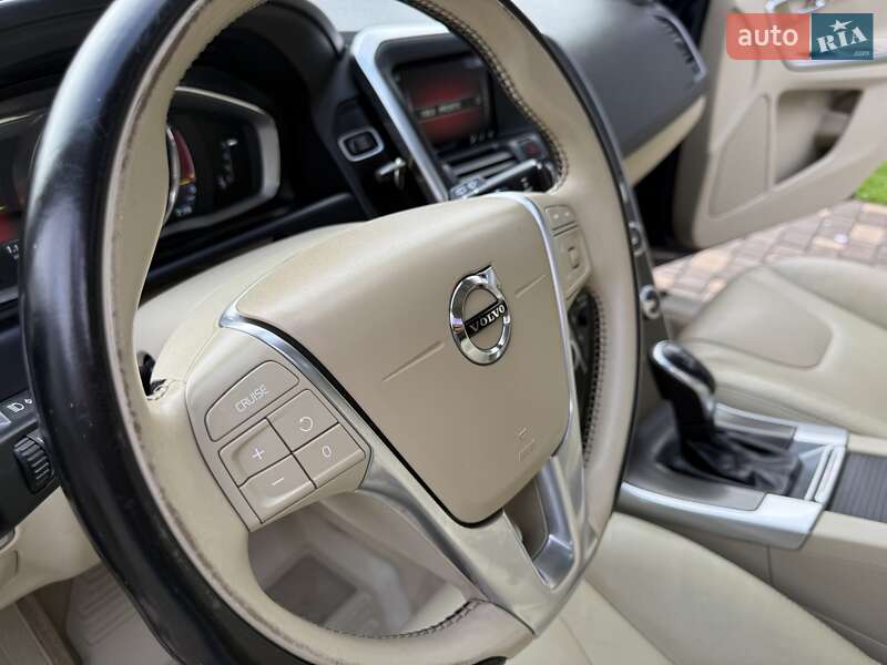 Внедорожник / Кроссовер Volvo XC60 2014 в Одессе