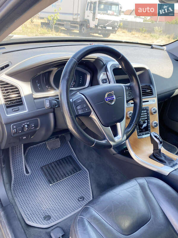 Позашляховик / Кросовер Volvo XC60 2017 в Одесі фото 16 Позашляховик / Кросовер Volvo XC60 2017 в Одесі