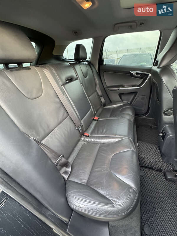 Внедорожник / Кроссовер Volvo XC60 2013 в Ивано-Франковске фото 31 Внедорожник / Кроссовер Volvo XC60 2013 в Ивано-Франковске