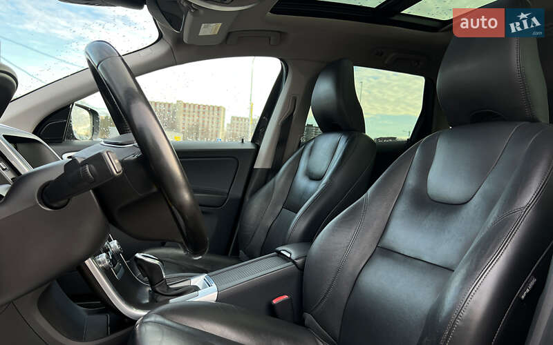 Позашляховик / Кросовер Volvo XC60 2015 в Львові фото 7 Позашляховик / Кросовер Volvo XC60 2015 в Львові
