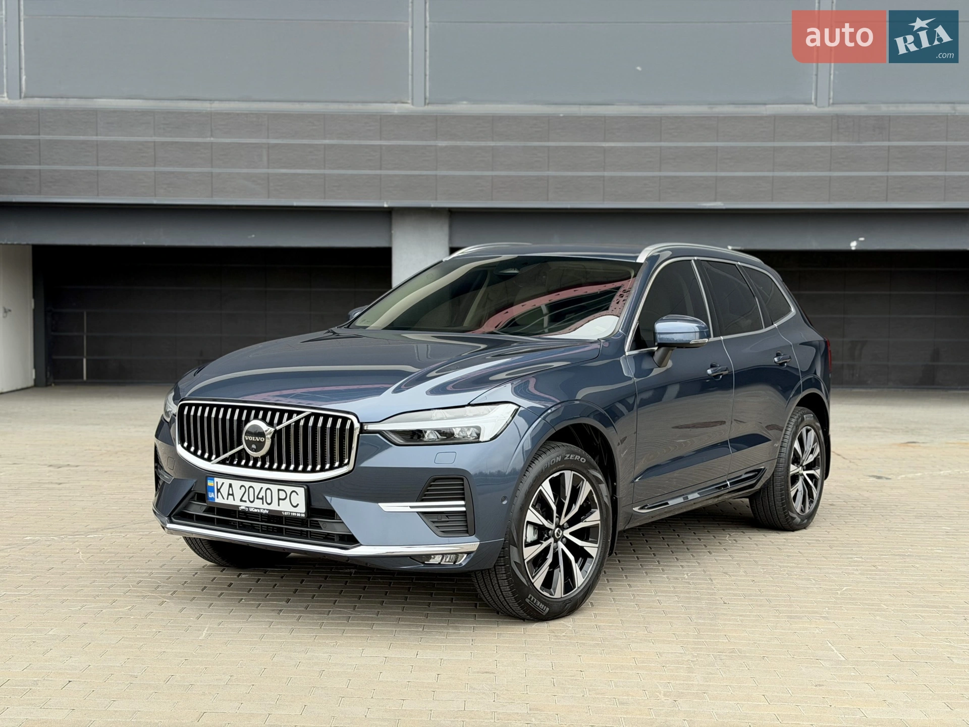 2023 Volvo XC60 - фото 1