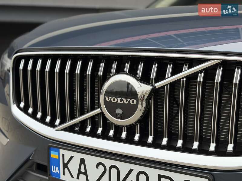 Внедорожник / Кроссовер Volvo XC60 2023 в Киеве