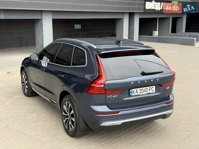 Внедорожник / Кроссовер Volvo XC60 2023 в Киеве