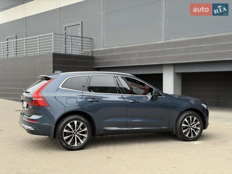 Внедорожник / Кроссовер Volvo XC60 2023 в Киеве