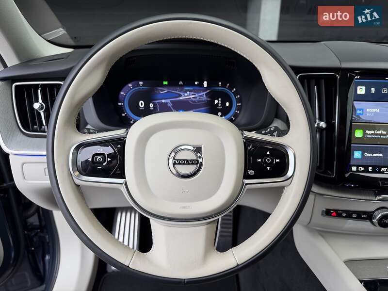 Внедорожник / Кроссовер Volvo XC60 2023 в Киеве