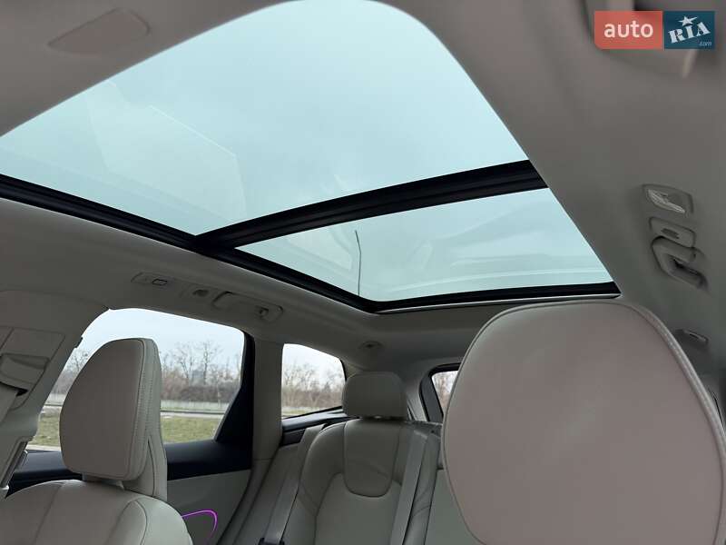 Внедорожник / Кроссовер Volvo XC60 2023 в Киеве