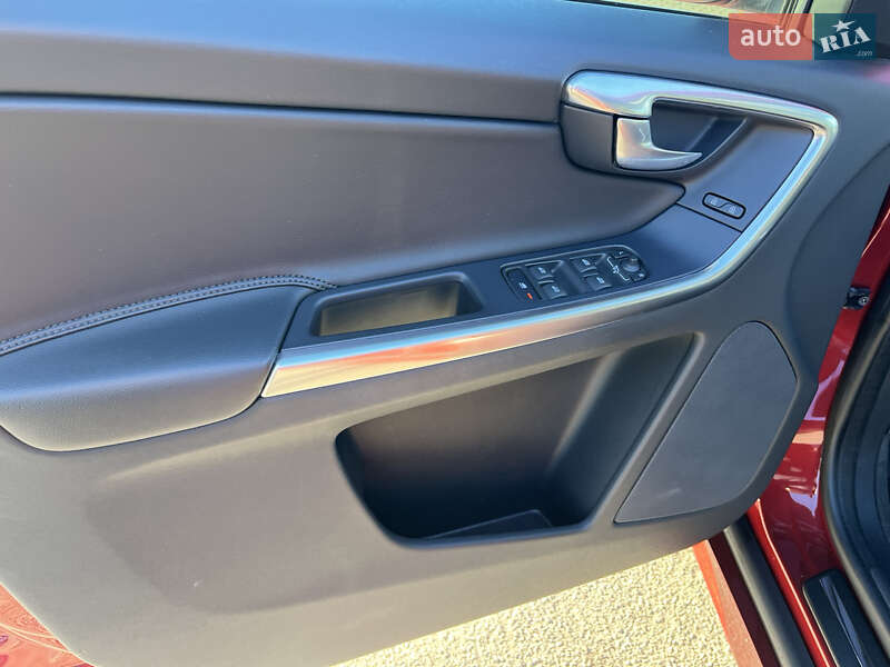 Позашляховик / Кросовер Volvo XC60 2016 в Києві фото 38 Позашляховик / Кросовер Volvo XC60 2016 в Києві