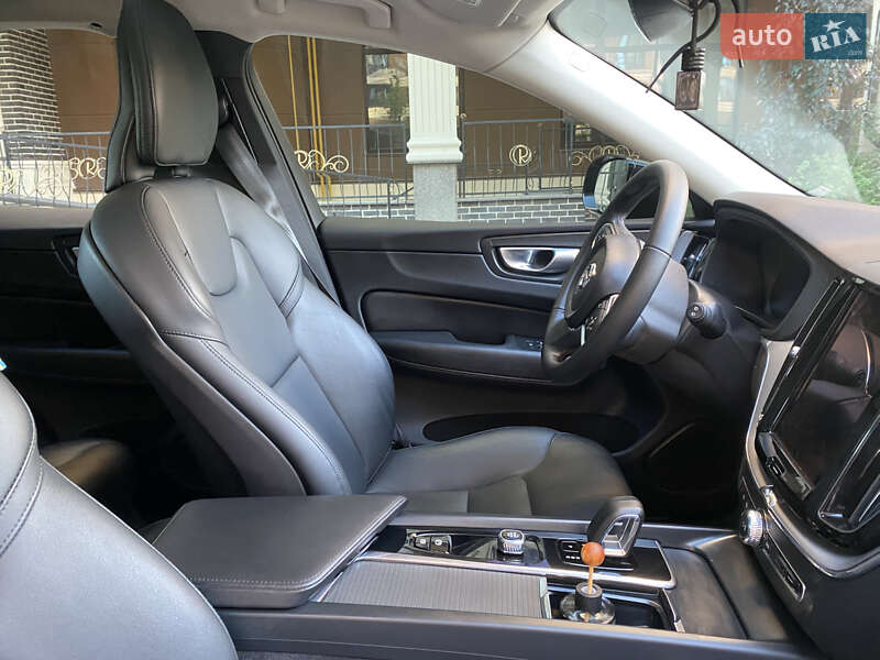 Позашляховик / Кросовер Volvo XC60 2023 в Києві