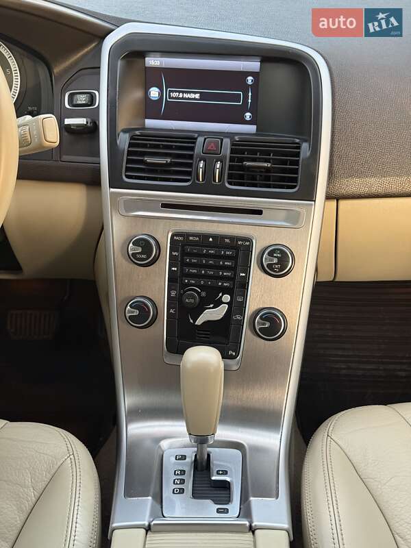 Внедорожник / Кроссовер Volvo XC60 2012 в Киеве