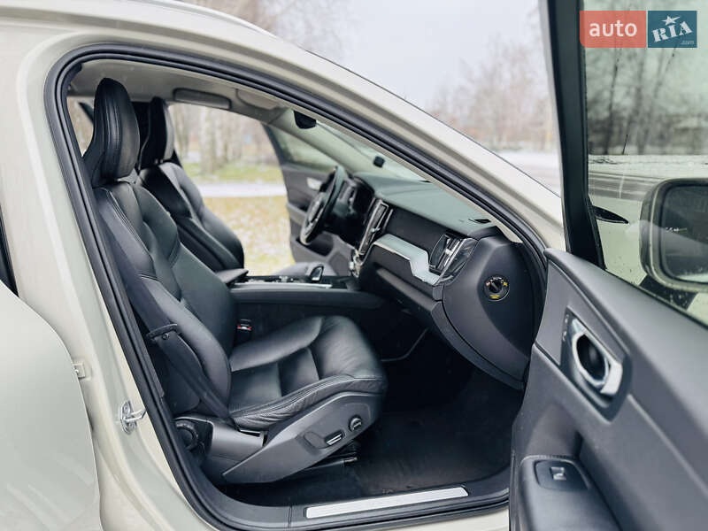 Внедорожник / Кроссовер Volvo XC60 2019 в Лохвице