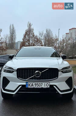 Внедорожник / Кроссовер Volvo XC60 2022 в Киеве
