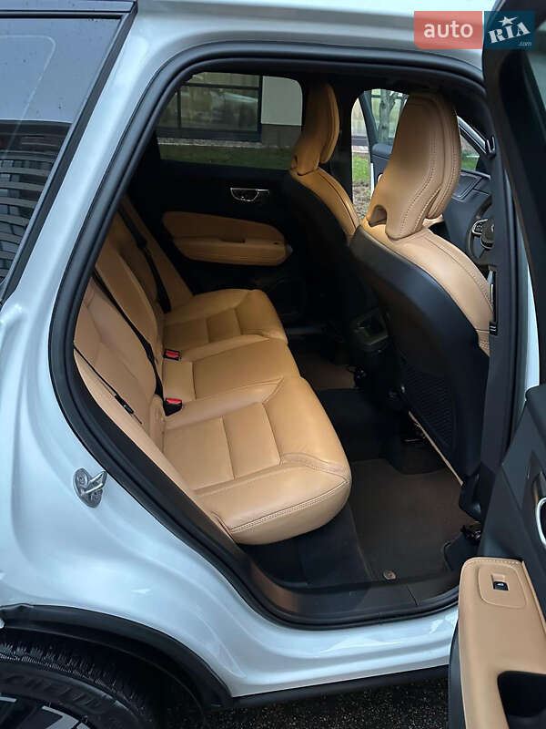 Внедорожник / Кроссовер Volvo XC60 2022 в Киеве фото 7 Внедорожник / Кроссовер Volvo XC60 2022 в Киеве