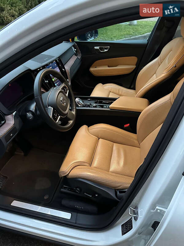 Внедорожник / Кроссовер Volvo XC60 2022 в Киеве фото 14 Внедорожник / Кроссовер Volvo XC60 2022 в Киеве