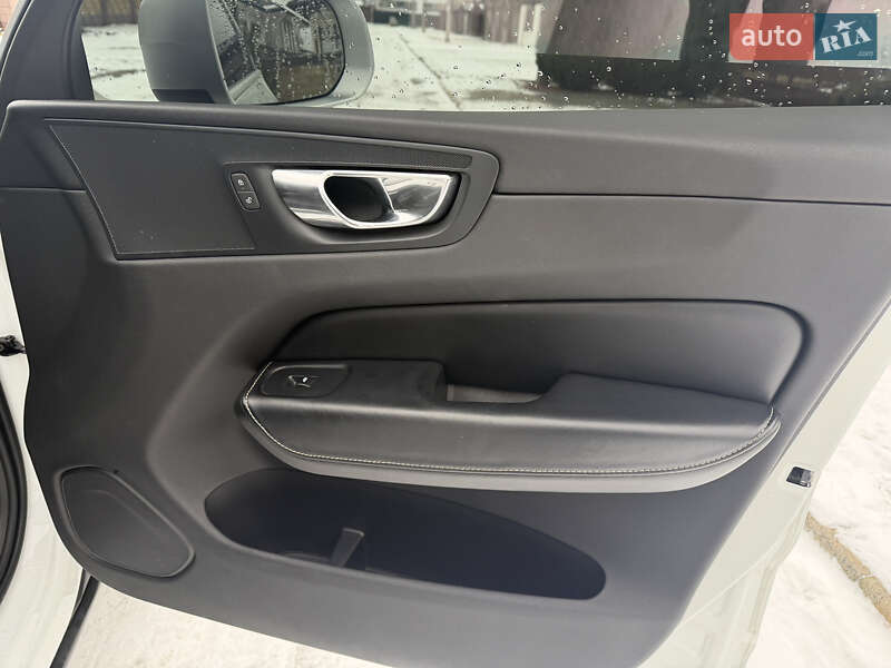 Позашляховик / Кросовер Volvo XC60 2017 в Рівному