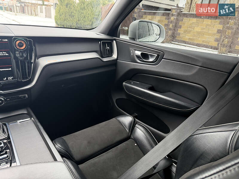 Позашляховик / Кросовер Volvo XC60 2017 в Рівному