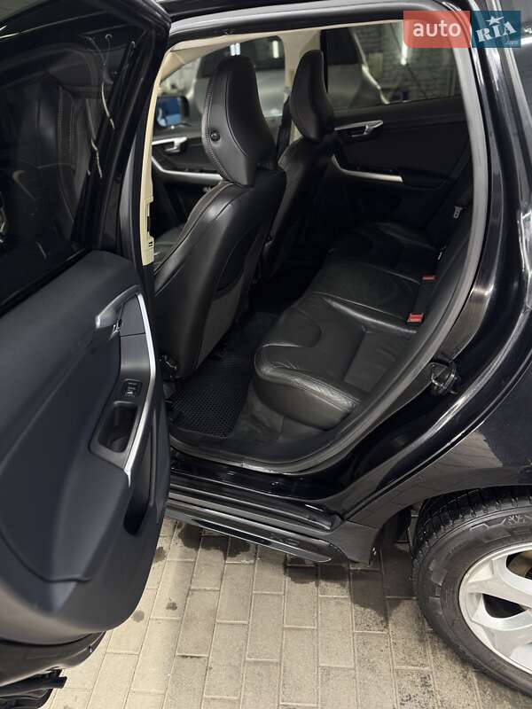 Внедорожник / Кроссовер Volvo XC60 2011 в Луцке