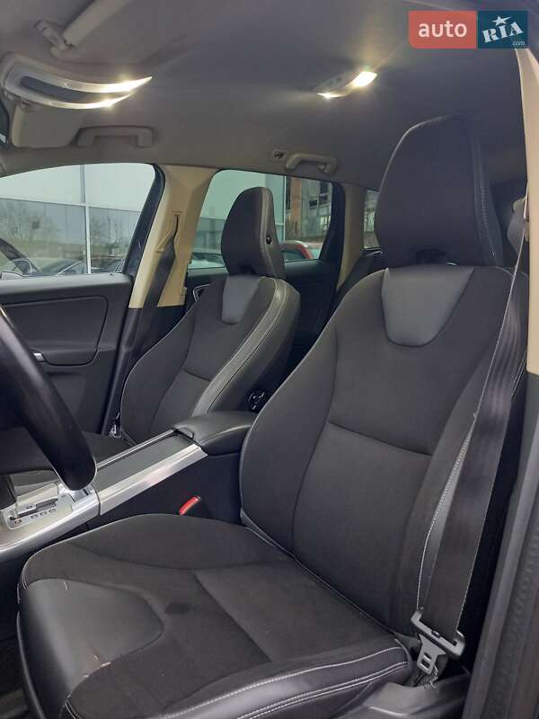 Позашляховик / Кросовер Volvo XC60 2011 в Полтаві фото 21 Позашляховик / Кросовер Volvo XC60 2011 в Полтаві