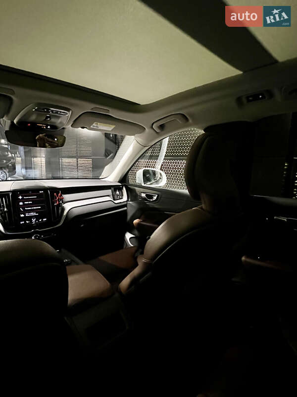 Внедорожник / Кроссовер Volvo XC60 2019 в Луцке