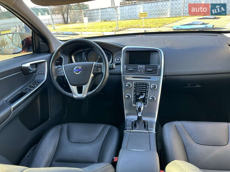 Внедорожник / Кроссовер Volvo XC60 2016 в Василькове