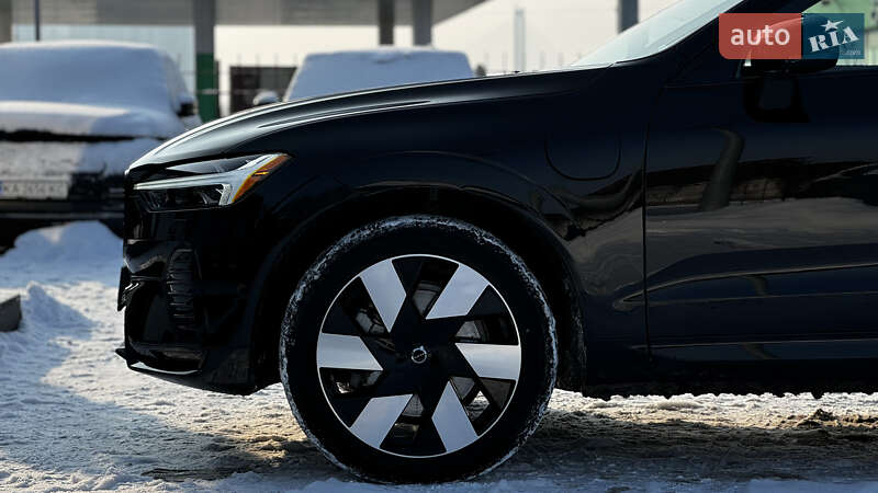 Внедорожник / Кроссовер Volvo XC60 2024 в Киеве