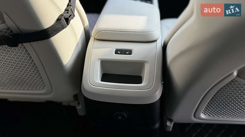 Внедорожник / Кроссовер Volvo XC60 2024 в Киеве