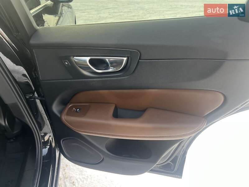 Внедорожник / Кроссовер Volvo XC60 2022 в Бершади