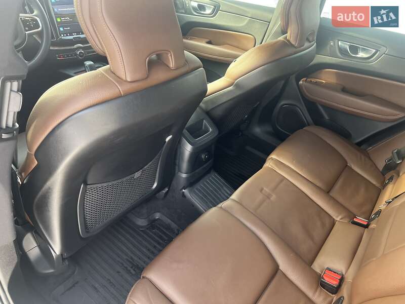 Внедорожник / Кроссовер Volvo XC60 2022 в Бершади