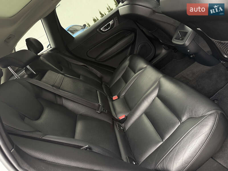 Внедорожник / Кроссовер Volvo XC60 2019 в Дрогобыче