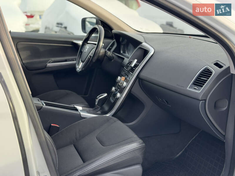 Внедорожник / Кроссовер Volvo XC60 2015 в Львове фото 17 Внедорожник / Кроссовер Volvo XC60 2015 в Львове