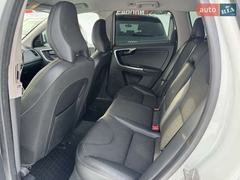 Внедорожник / Кроссовер Volvo XC60 2015 в Львове фото 21 Внедорожник / Кроссовер Volvo XC60 2015 в Львове