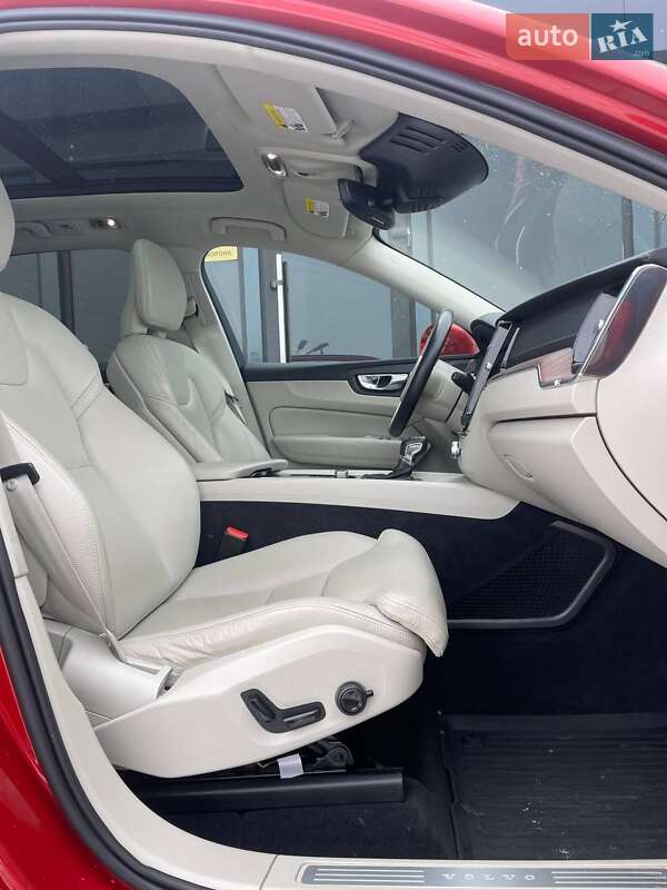 Внедорожник / Кроссовер Volvo XC60 2018 в Киеве фото 24 Внедорожник / Кроссовер Volvo XC60 2018 в Киеве