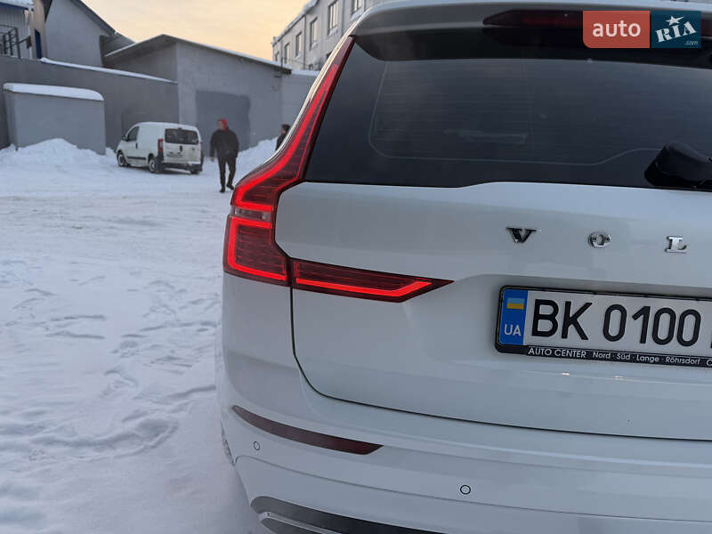 Внедорожник / Кроссовер Volvo XC60 2017 в Ровно