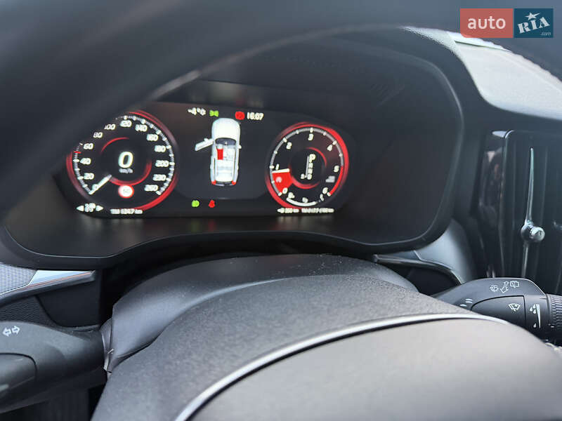 Внедорожник / Кроссовер Volvo XC60 2017 в Ровно