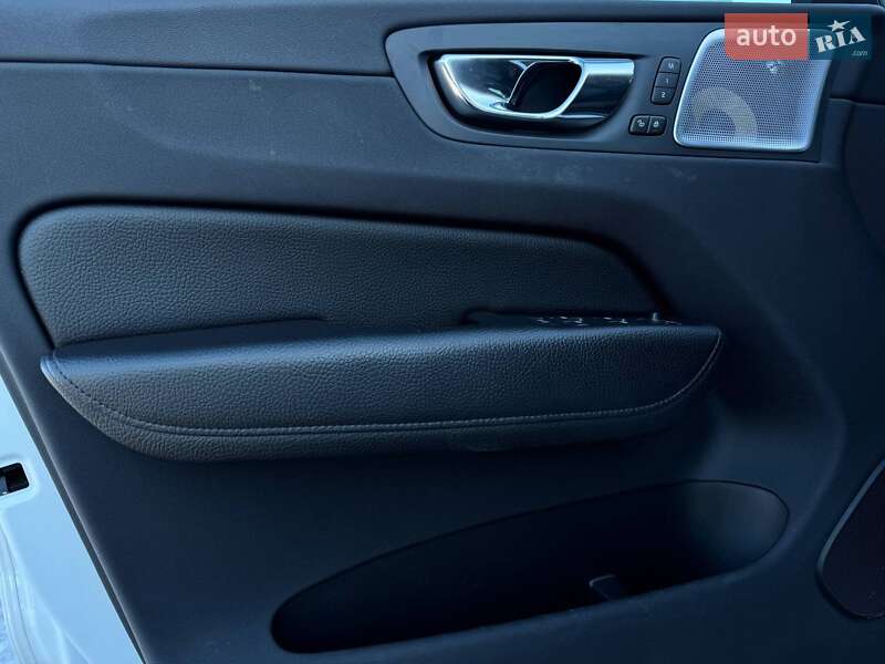 Внедорожник / Кроссовер Volvo XC60 2018 в Ровно