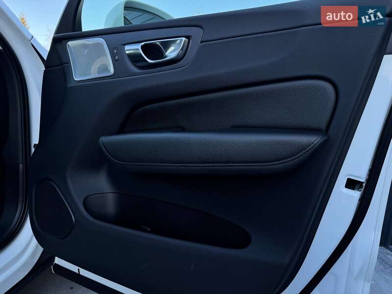 Внедорожник / Кроссовер Volvo XC60 2018 в Ровно