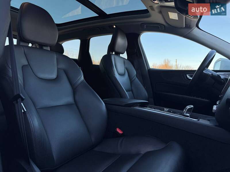 Внедорожник / Кроссовер Volvo XC60 2018 в Ровно