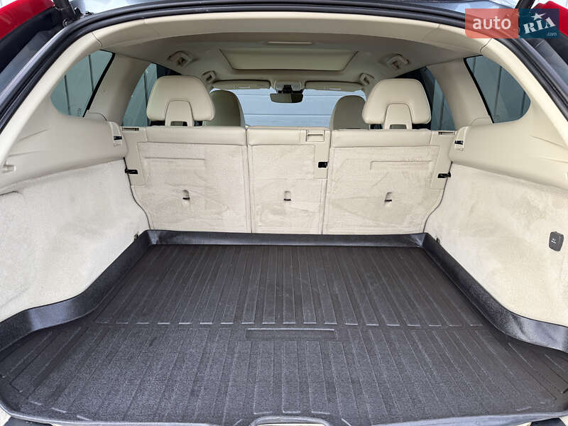 Внедорожник / Кроссовер Volvo XC60 2015 в Владимире