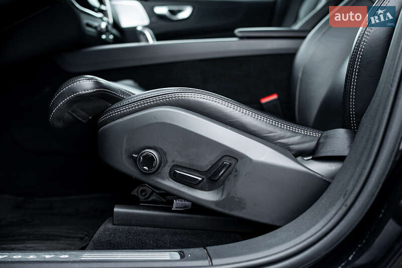 Внедорожник / Кроссовер Volvo XC60 2018 в Киеве фото 25 Внедорожник / Кроссовер Volvo XC60 2018 в Киеве