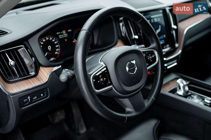 Внедорожник / Кроссовер Volvo XC60 2018 в Киеве фото 40 Внедорожник / Кроссовер Volvo XC60 2018 в Киеве