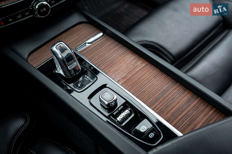 Внедорожник / Кроссовер Volvo XC60 2018 в Киеве фото 46 Внедорожник / Кроссовер Volvo XC60 2018 в Киеве