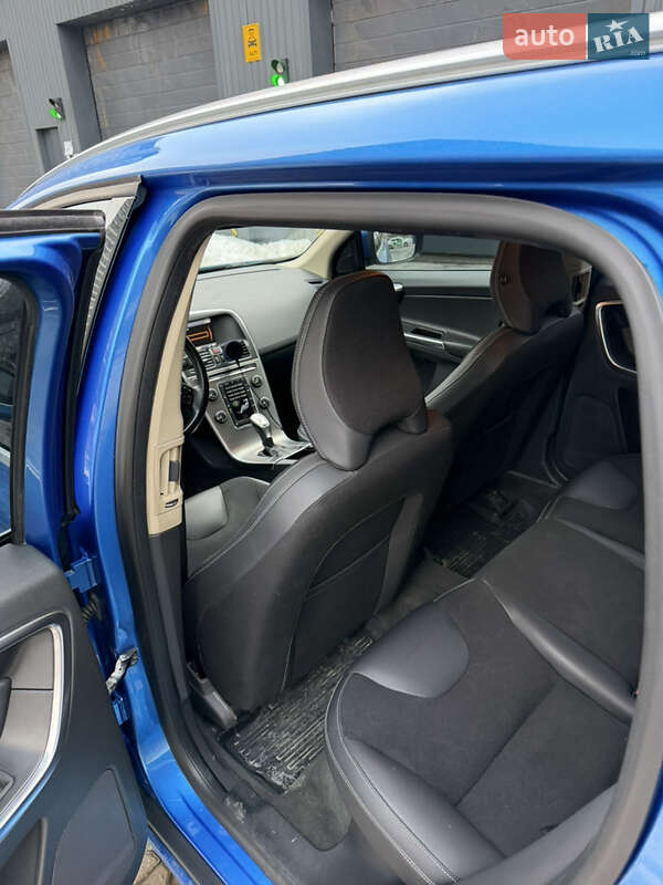 Внедорожник / Кроссовер Volvo XC60 2012 в Киеве фото 7 Внедорожник / Кроссовер Volvo XC60 2012 в Киеве