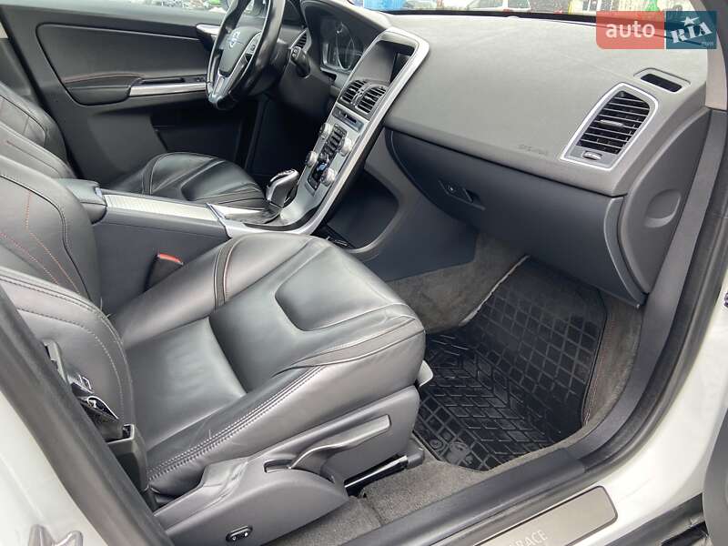 Позашляховик / Кросовер Volvo XC60 2014 в Чернівцях