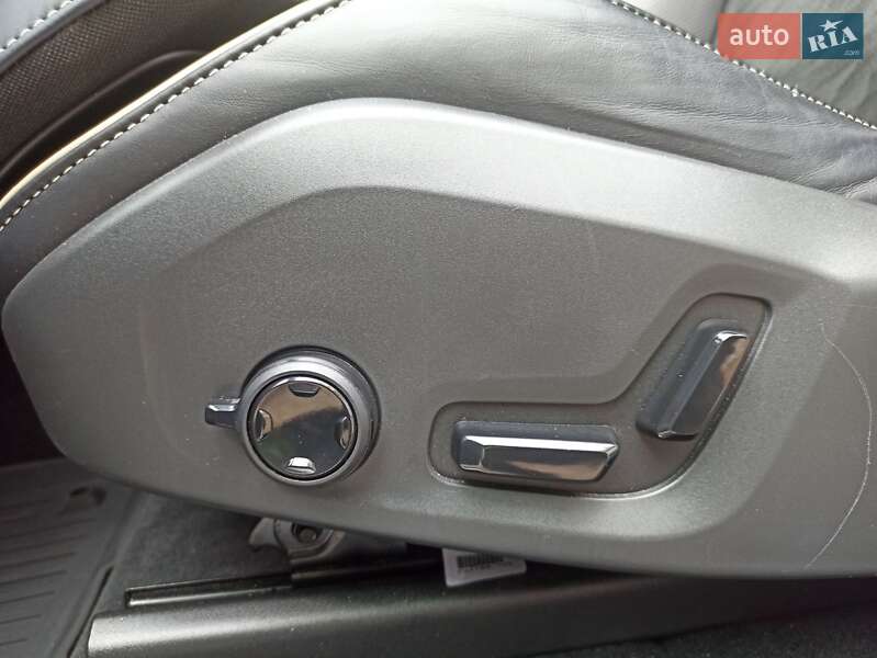 Внедорожник / Кроссовер Volvo XC60 2018 в Киеве