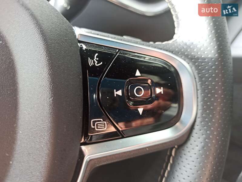 Внедорожник / Кроссовер Volvo XC60 2018 в Киеве