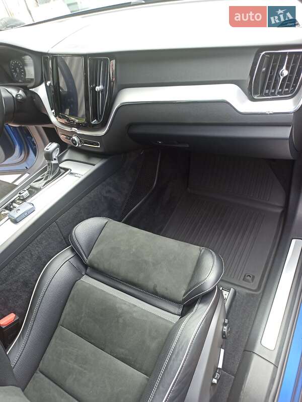 Внедорожник / Кроссовер Volvo XC60 2018 в Киеве