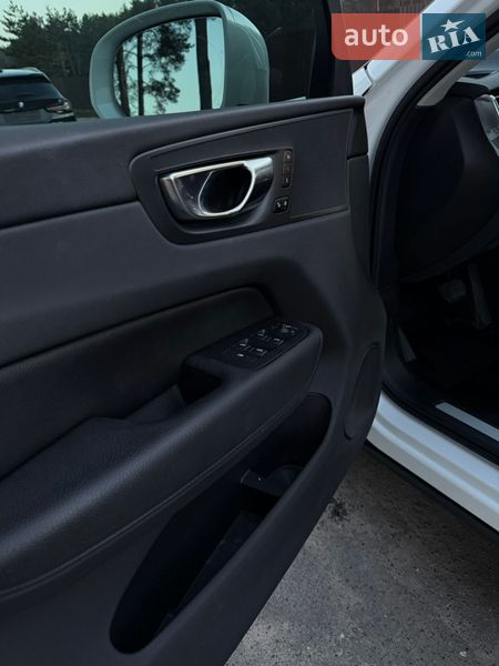 Позашляховик / Кросовер Volvo XC60 2021 в Новояворівську