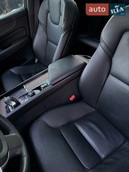 Позашляховик / Кросовер Volvo XC60 2021 в Новояворівську