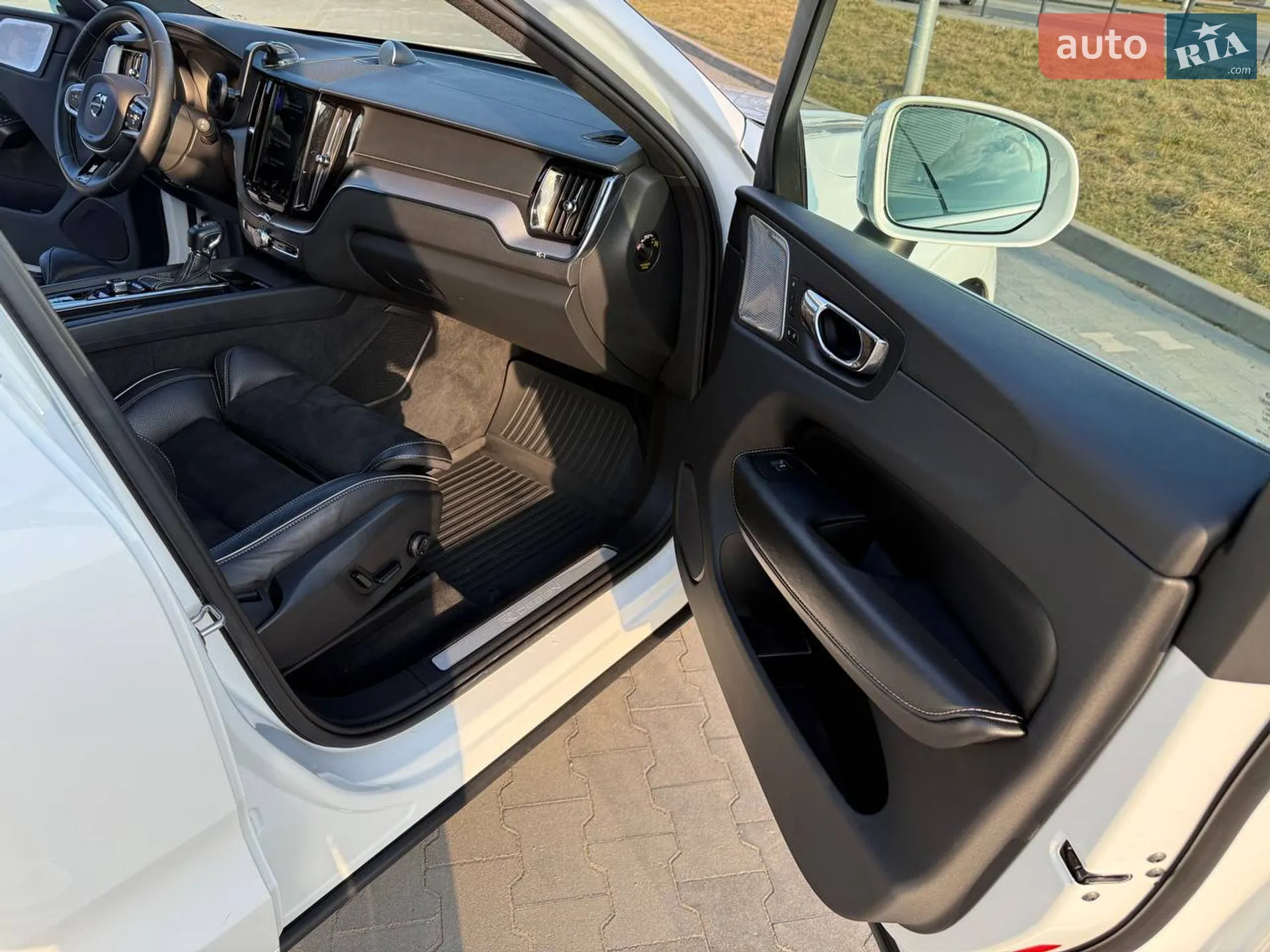 2018 Volvo XC60 - мініатюра 12