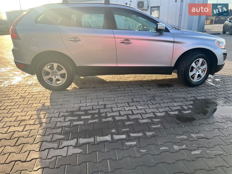 Позашляховик / Кросовер Volvo XC60 2010 в Луцьку